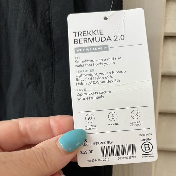 NWT Athleta Trekkie Bermuda 2.0 Nylon Shorts size 18 Outdoor Hiking Ripstop - Picture 3 of 4